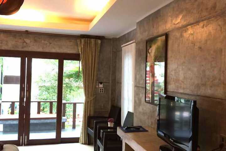 Room 15 of 48