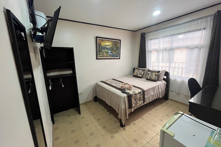 Room 10 of 21
