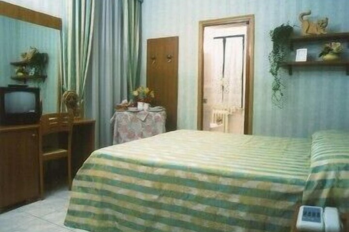 Room 16 of 49