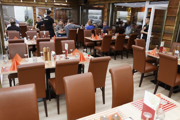 Dining 51 of 81