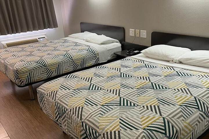 Room 11 of 22
