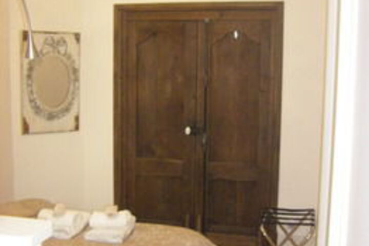 Room 4 of 7