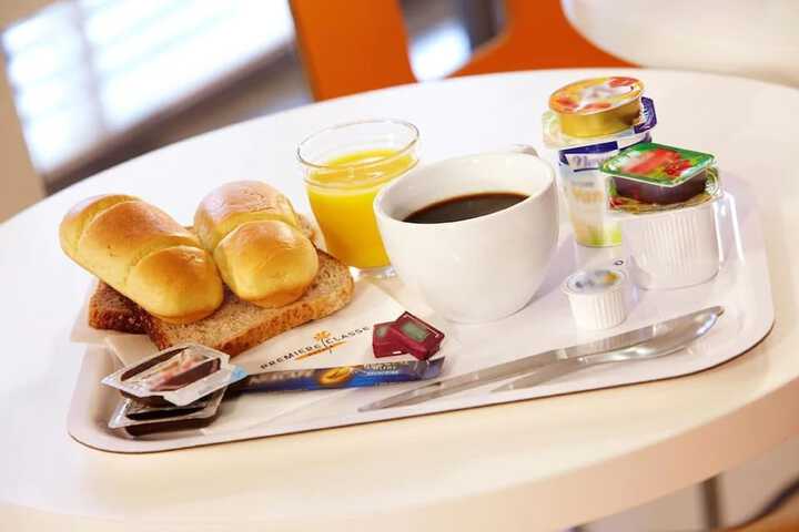 Breakfast/Coffee Service 19 of 24