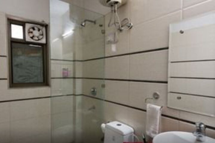 Room 3 of 44