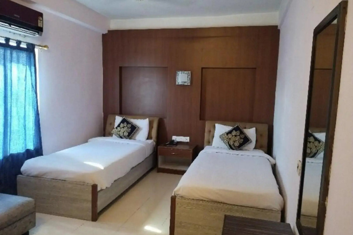 Room 4 of 15