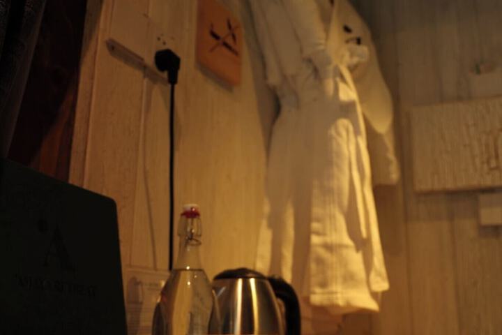 Room 97 of 172