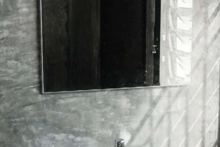 Room 30 of 46