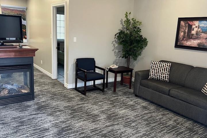 Room 4 of 60