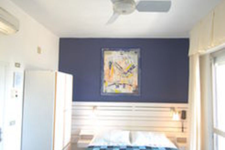Room 27 of 52