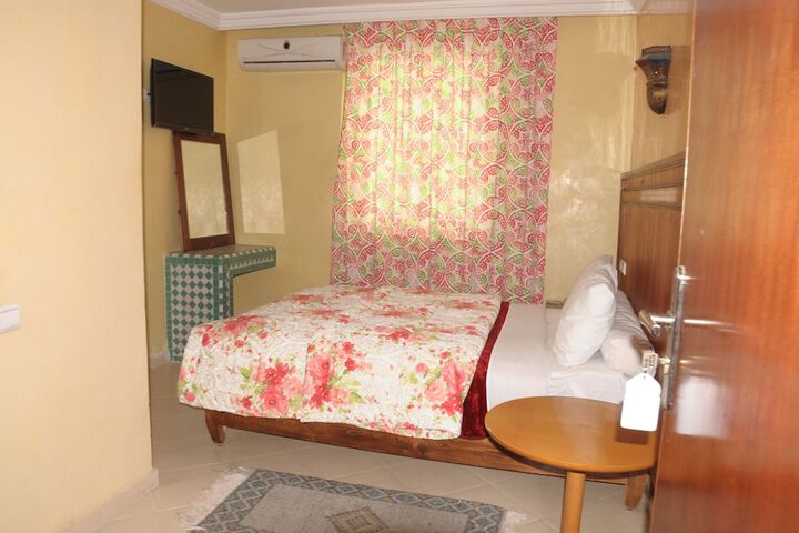 Room 6 of 17