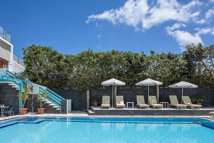 Pool Hotel