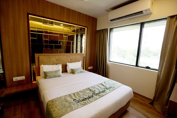 Room 6 of 28