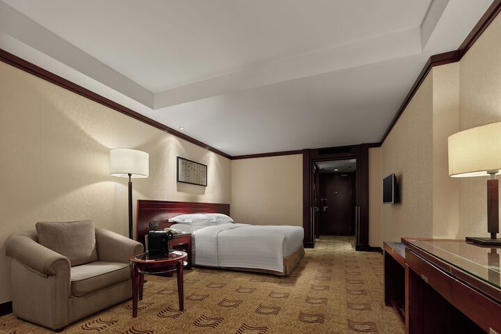 Room 7 of 34