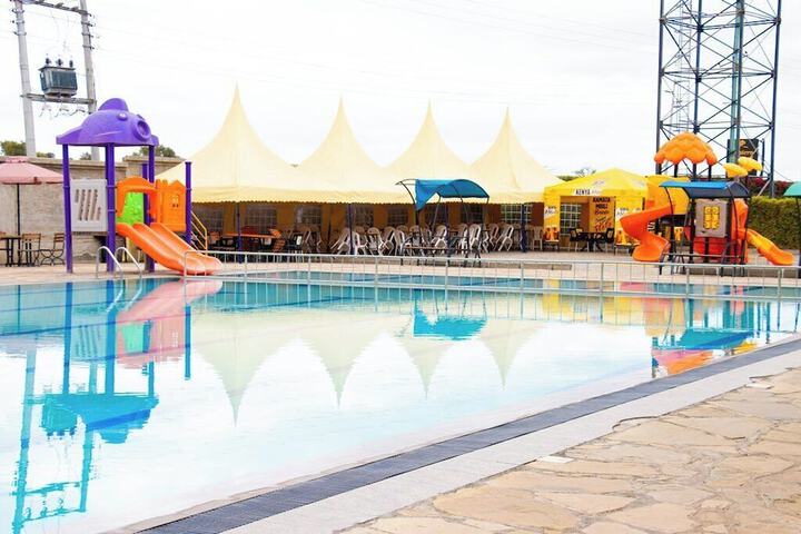 Pool 18 of 55