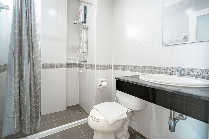 Room 14 of 25