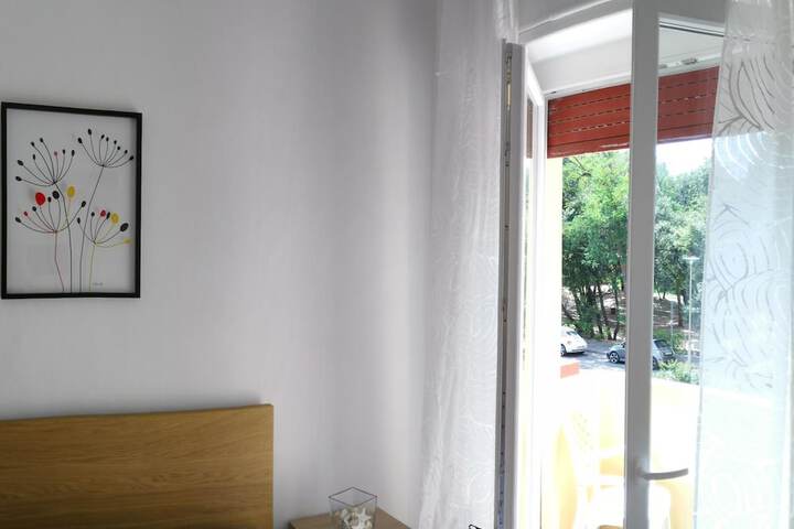 Room 25 of 65