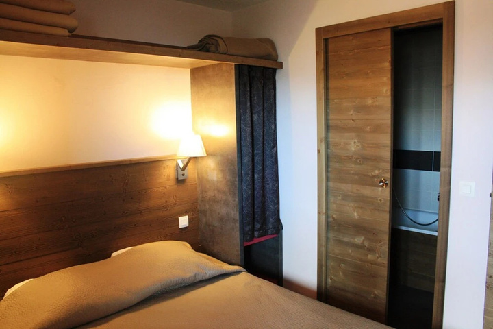Room 6 of 23
