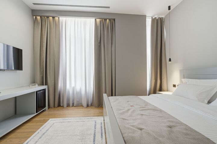 Room 7 of 74