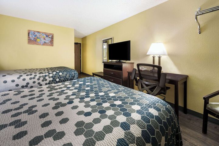 2 Double Beds (4 of 14)
