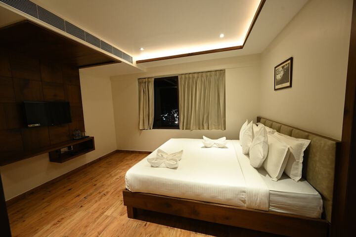 Room 7 of 27