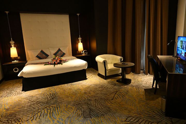 Room 8 of 62