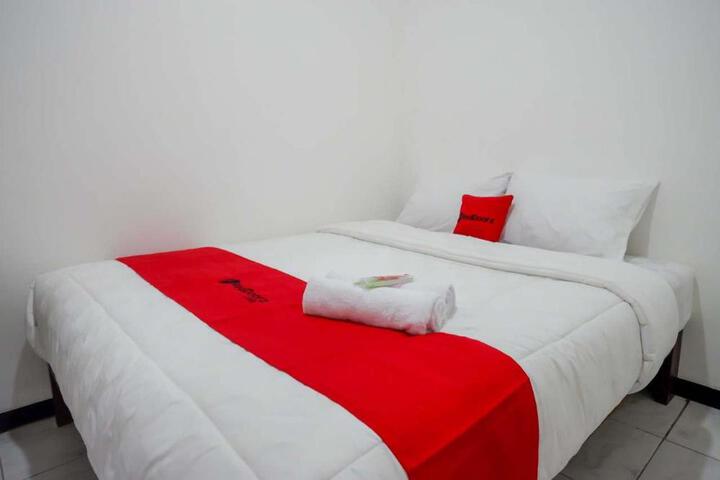 RedDoorz near GOR Jatidiri Semarang