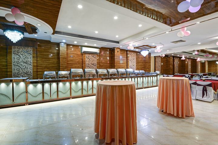 Ballroom/Hall 101 of 130