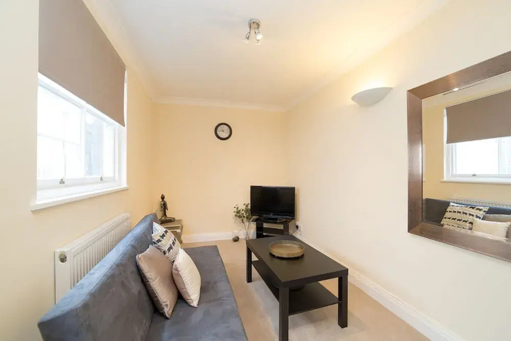Room 2 of 20