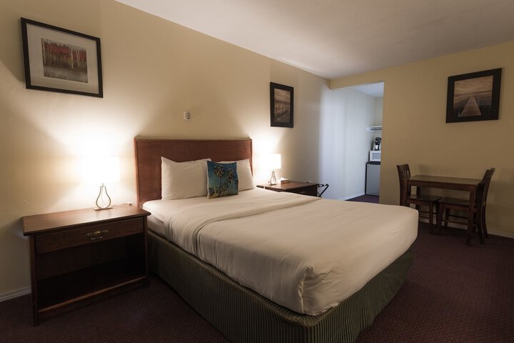 Room 6 of 33