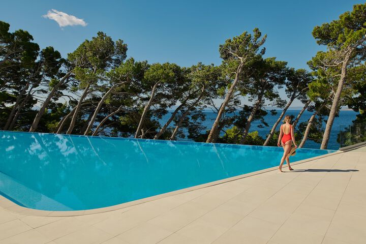 Pool 53 of 106