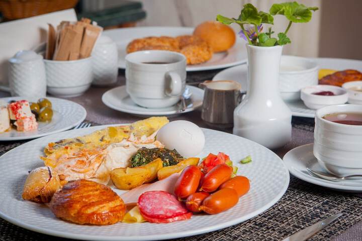 Breakfast/Coffee Service 97 of 111