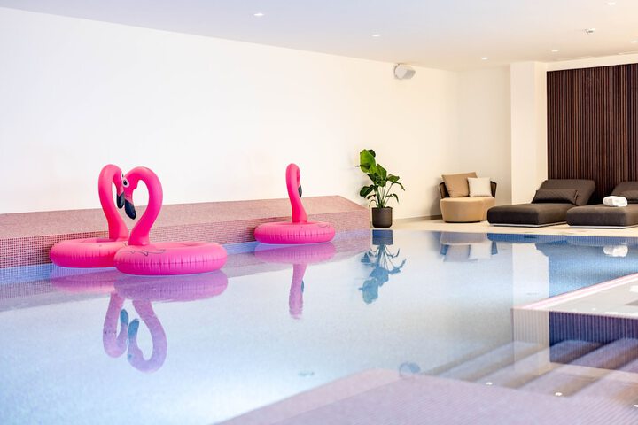 Pool 17 of 28