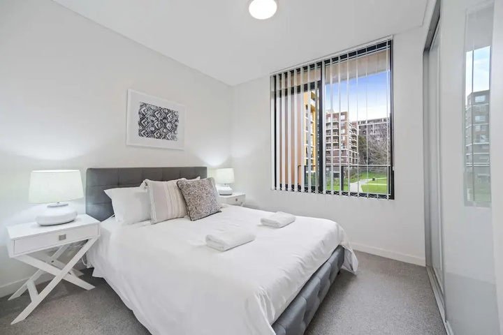 Room 2 of 8