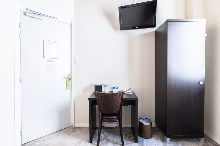 Room 7 of 64
