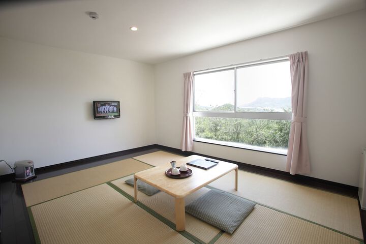 Room 12 of 84