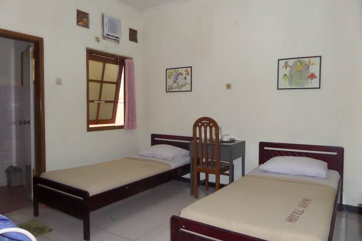 Room 7 of 34