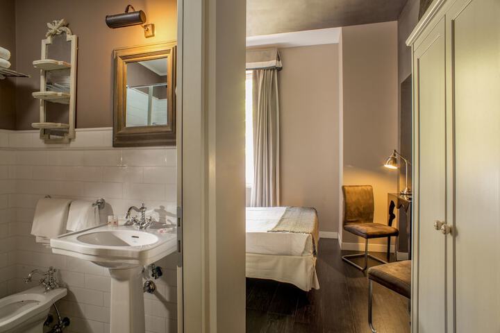 Room 41 of 55