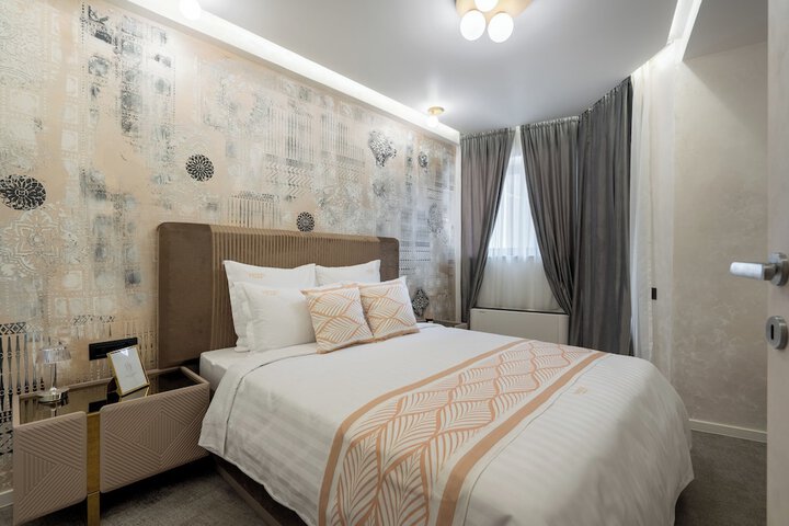 Room 303 of 552