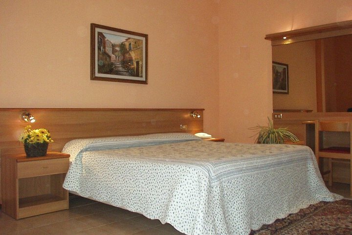Room 7 of 22