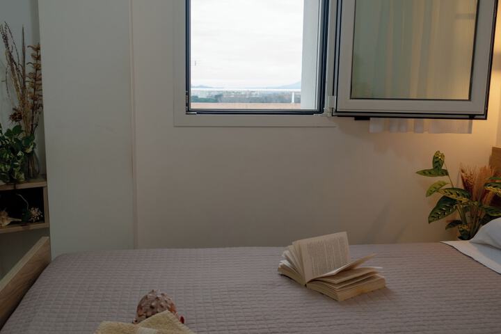 Room 10 of 25