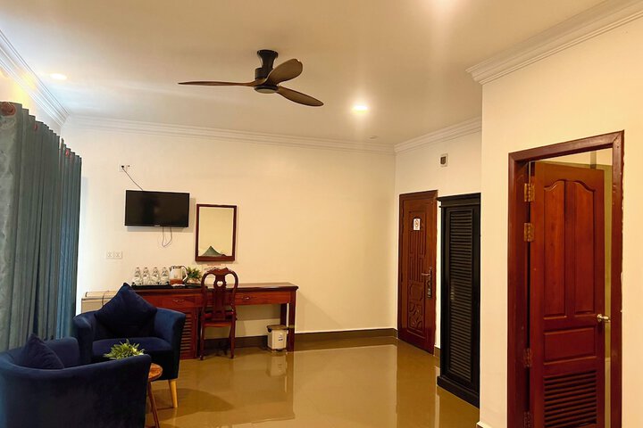 Room 32 of 53