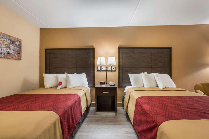 2 Double Beds (7 of 7)