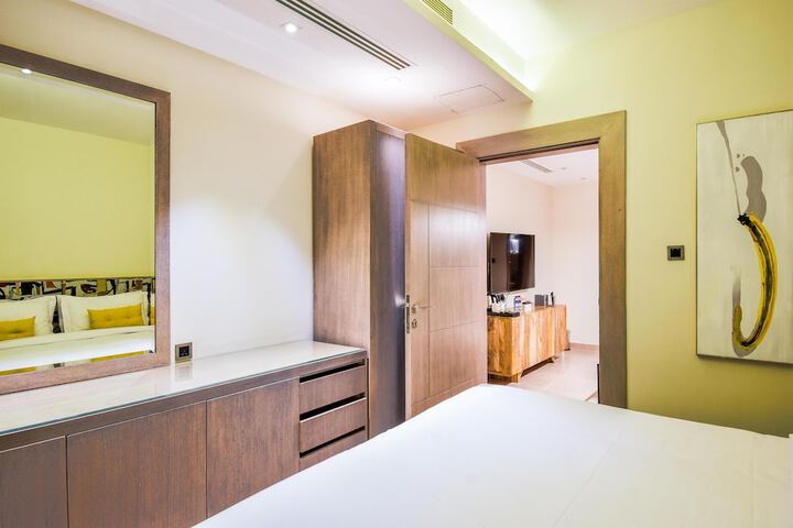 Room 46 of 99