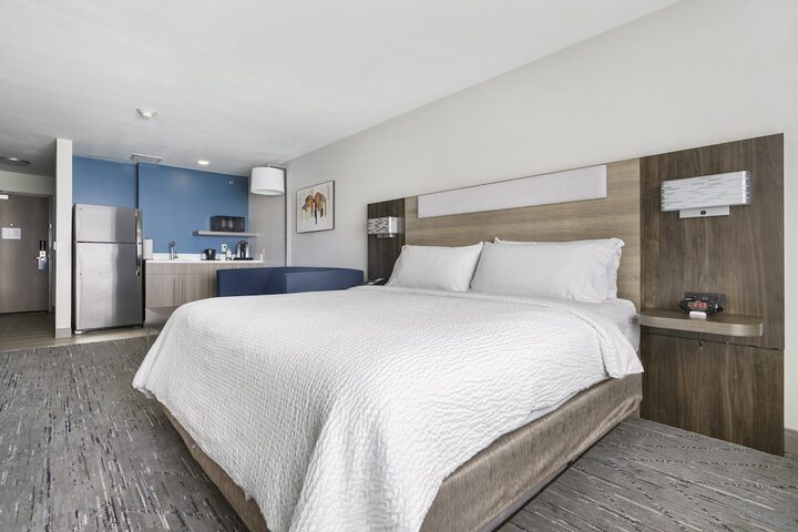 1 King Bed (22 of 28)