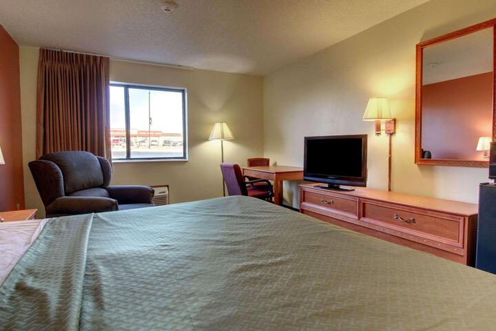 1 King Bed (2 of 5)