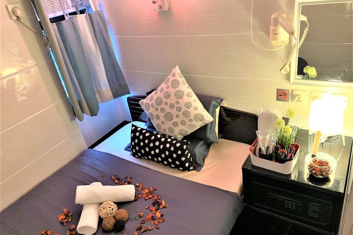 Room 25 of 37