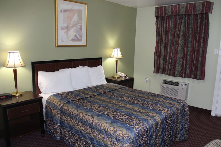 Room 4 of 66
