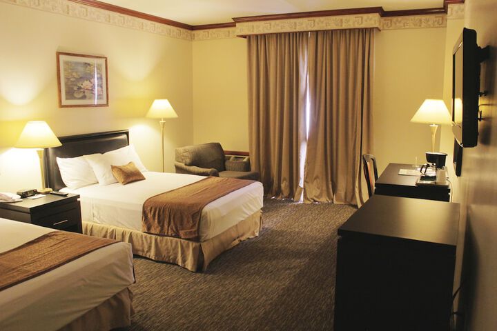 Room 4 of 16