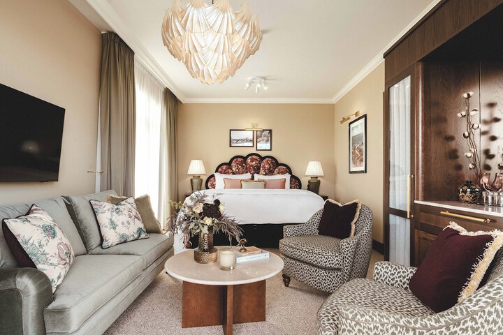 Room 10 of 62