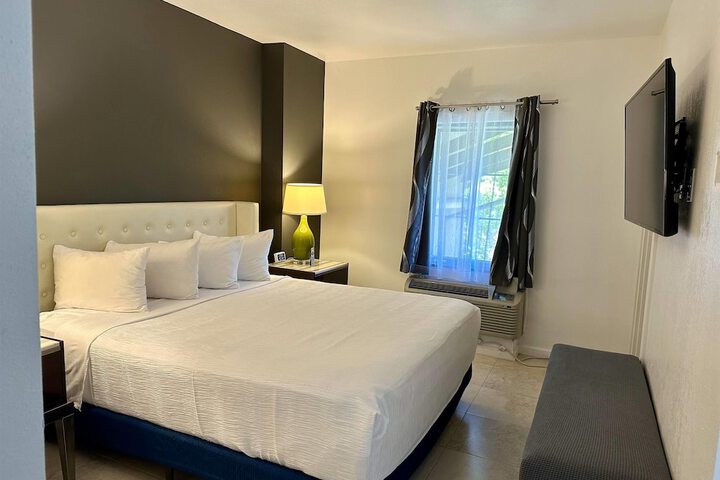Room 30 of 80